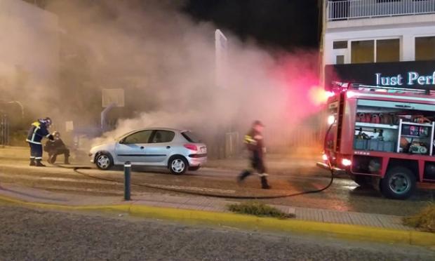 Φωτιά σε αυτοκίνητο στην Αργυρούπολη