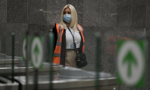 κορωνοϊός στο μετρό