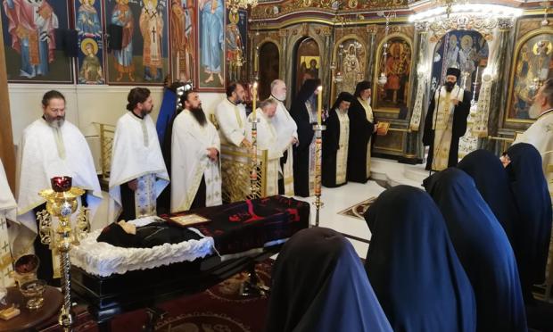 Εξόδιος ακολουθία μοναχής Νειλίας