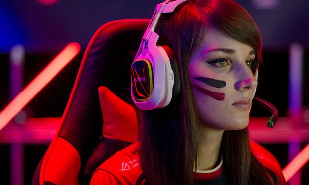 γυναίκα gamer