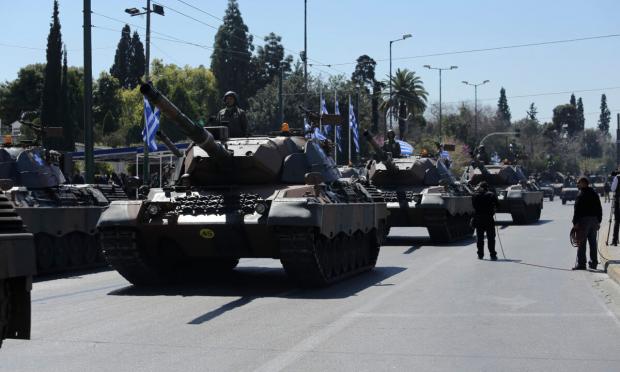 στρατιωτική παρέλαση