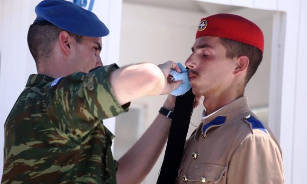 στρατός καύσωνας