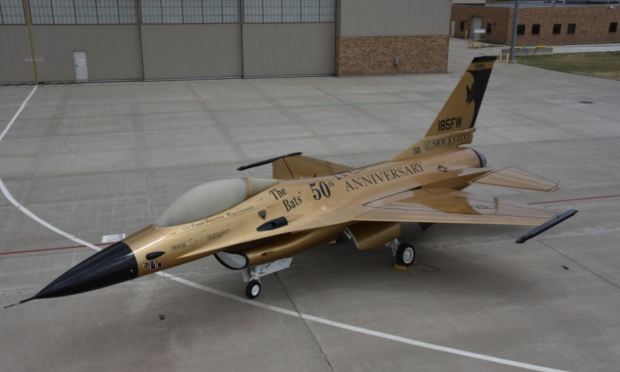 χρυσό F-16