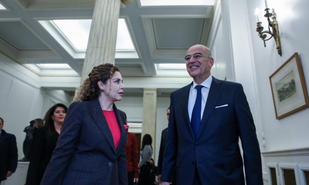 Δένδιας με ΥΠΕΞ Αλβανίας