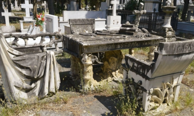 τάφος βόλος