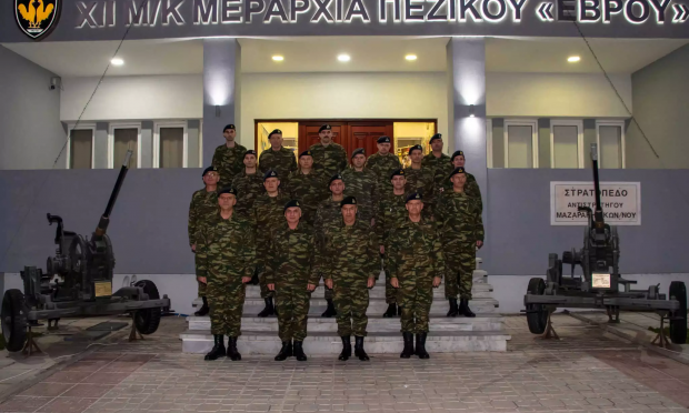 στρατός