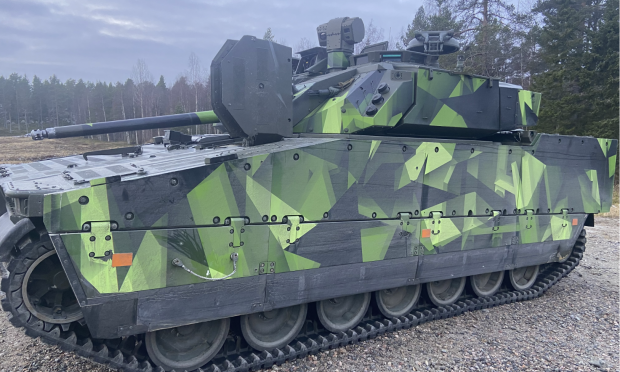 CV-90 εκτοξεύει Akeron MP