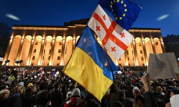 διαδηλώσεις στην Γεωργία κατά νόμου ξένης επιρροής