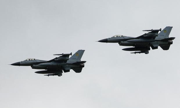 F-16