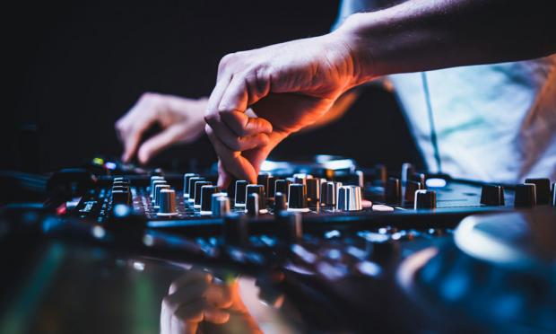 Dj