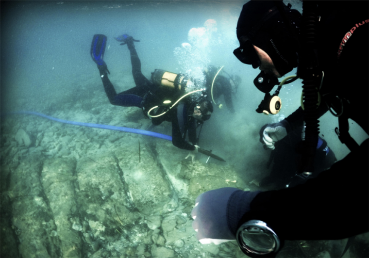 Καθαρισμός αρχαίων δομών