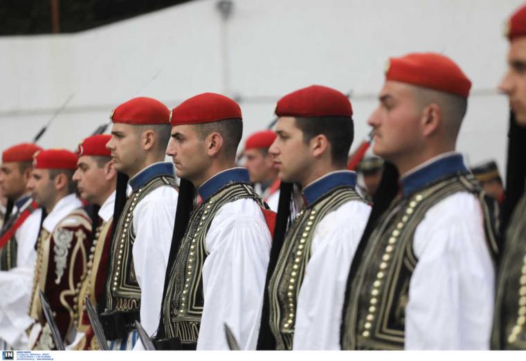 Μνημόσυνο Εύζωνα