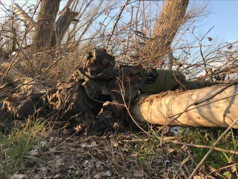 Ελεύθερος σκοπευτής της ΕΚΑΜ κάπου στον Βόρειο Έβρο.