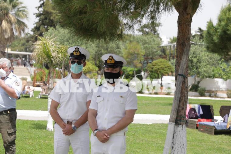 ο Άδωνις στις παραλίες