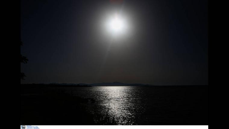 δακτυλιοειδή έκλειψη Ηλίου