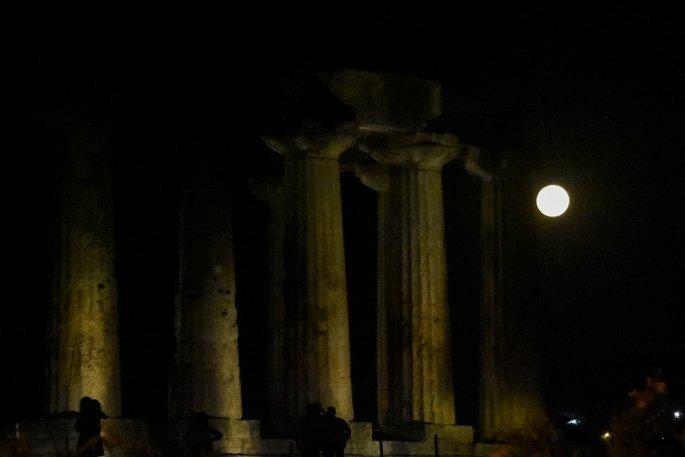 Αυγουστιάτικη πανσέληνος