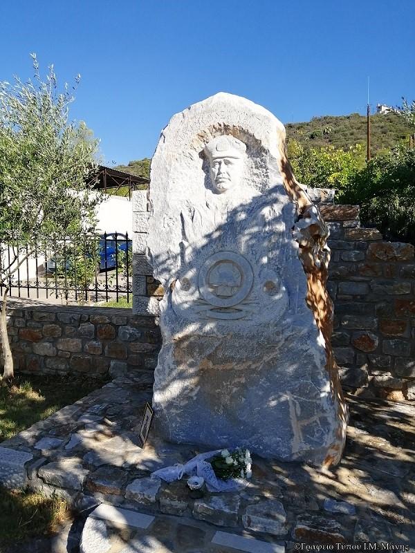 Τρισάγιο υπέρ του Πύραρχου Κωνσταντίνου Καστρή από τον Μητροπολίτη Μάνης