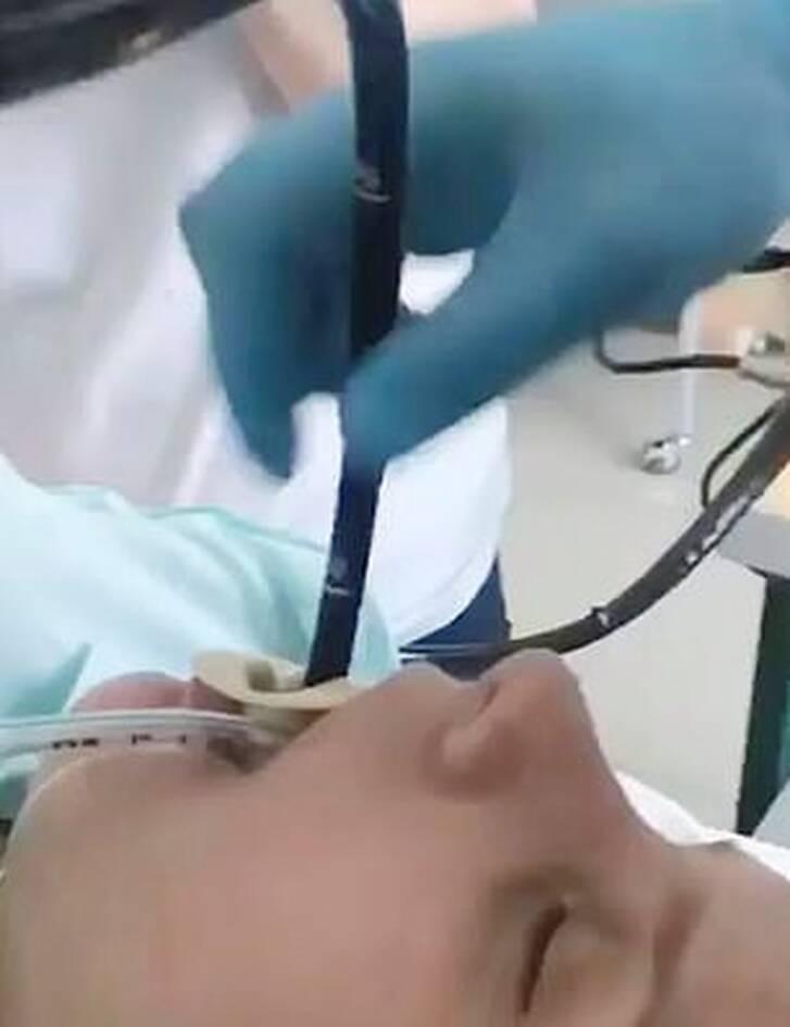 φίδι στο λαιμό