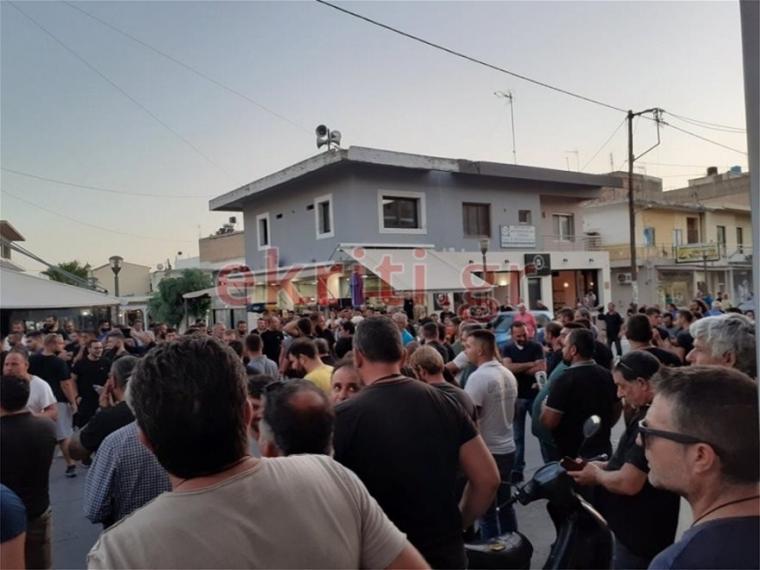 Εκρηκτικό το κλίμα στην Κρήτη: Στους δρόμους οι πολίτες που ζητούν  απέλαση των λαθρομεταναστών- Πετροπόλεμος και χημικά....