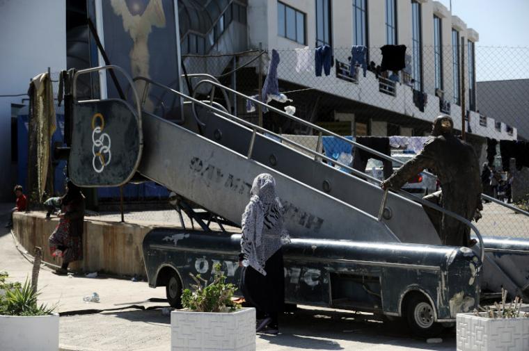 Στις αρχές του 2016 τα κατεδαφισμένα, πλέον, κτίρια είχαν αποτελέσει στέγη για μετανάστες