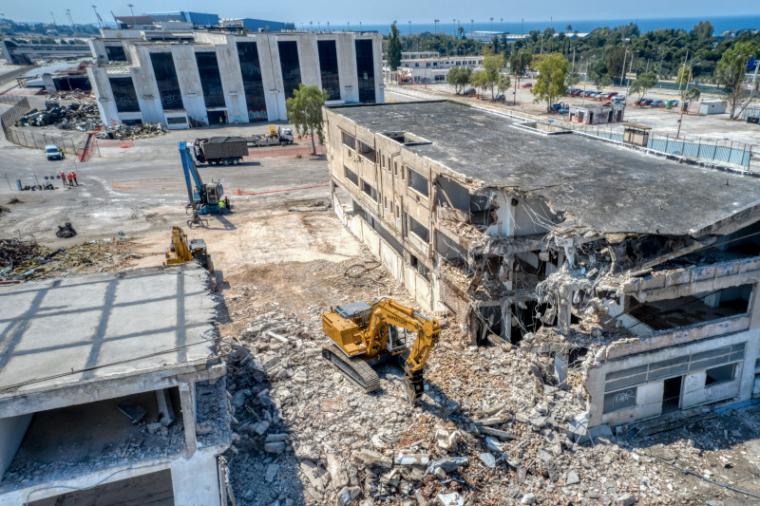 Φωτογραφία της 1ης Ιουλίου 2020: Οι μπουλντόζες έχουν αρχίσει ήδη το «ξήλωμα» των εγκαταστάσεων