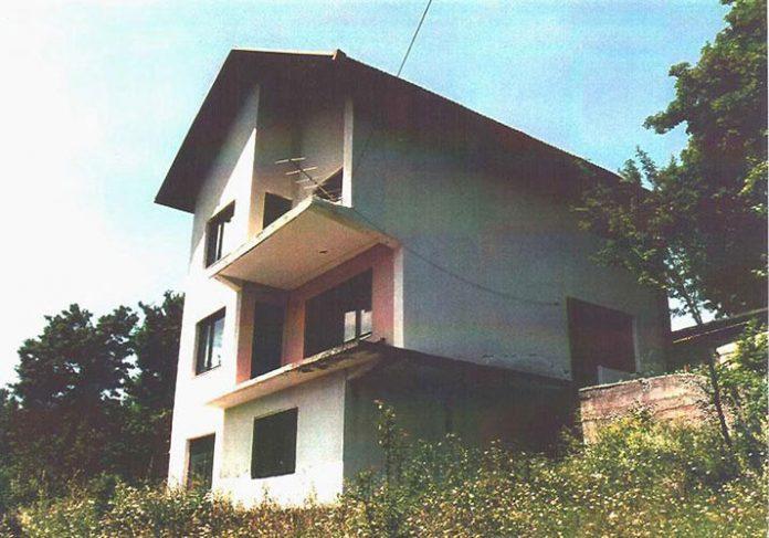«Το σπίτι του Κάραμαν». Μία απ’ τις τοποθεσίες όπου κρατούνταν γυναίκες και κακοποιούνταν, κοντά στην πόλη Φόκα... 