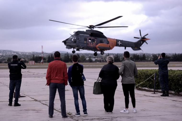 Πτήσεις μαθητών με Ελικόπτερο Super Puma