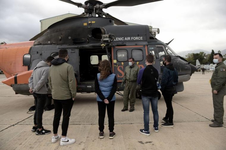 Πτήσεις μαθητών με Ελικόπτερο Super Puma