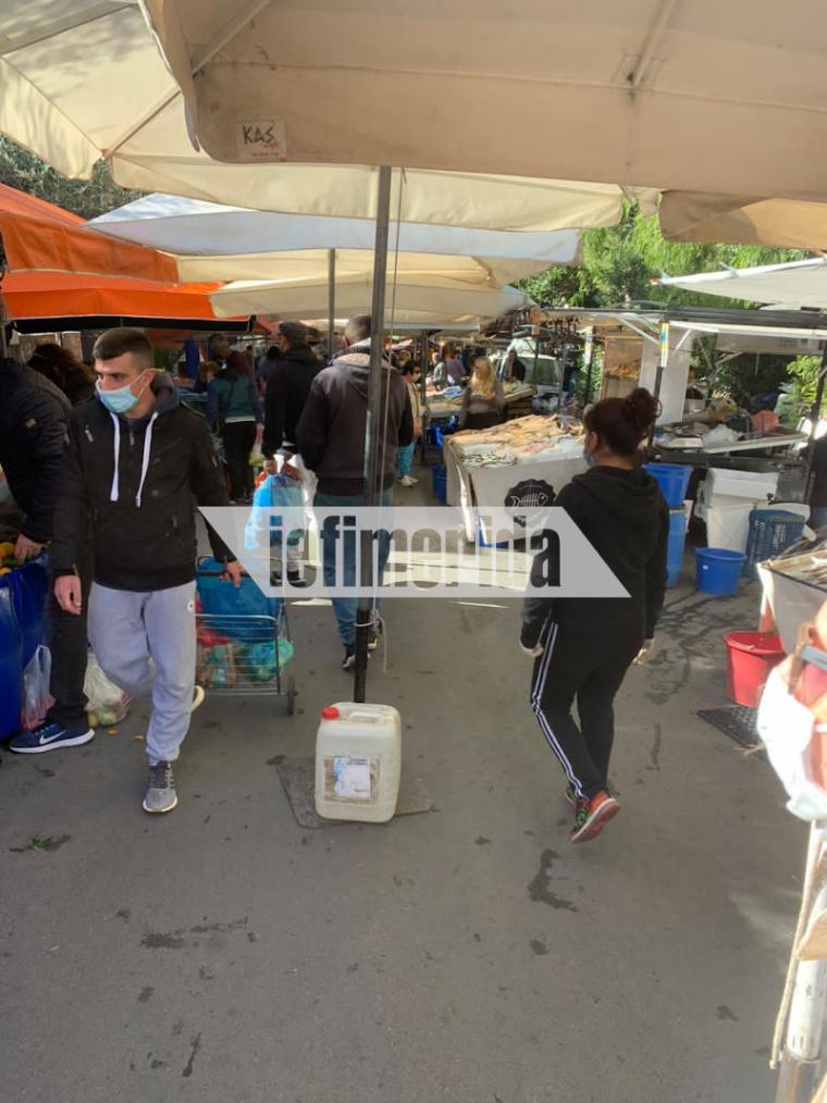 Συνωστισμός σε λαϊκή αγορά στην Ηλιούπολη