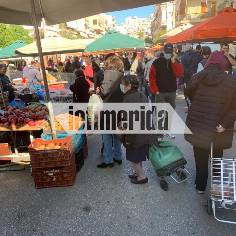 Συνωστισμός σε λαϊκή αγορά στην Ηλιούπολη