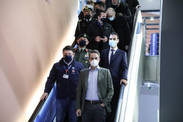 Μητσοτάκης από το Mega Εμβολιαστικό Κέντρο