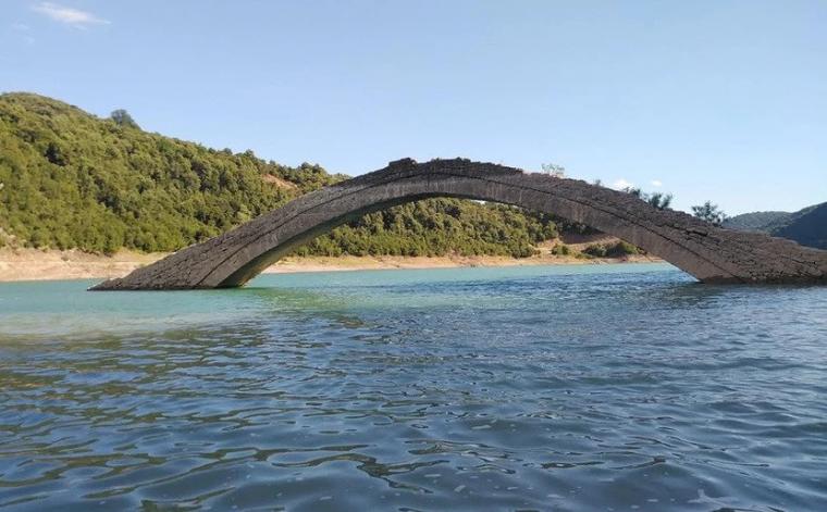 Λίμνη Κρεμαστών