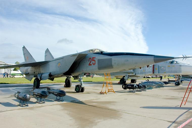 Mikoyan MiG-25