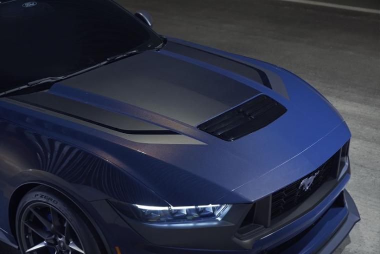 Ford Mustang Dark Horse