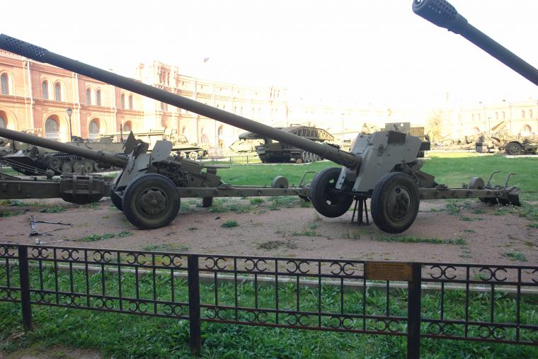 MT-12 Rapir