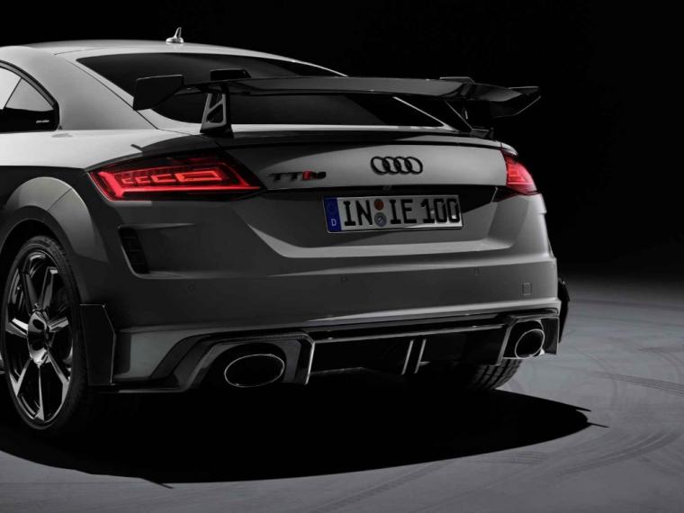 TT RS Iconic Edition