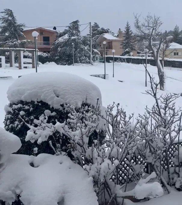 Ασθενής χιονόπτωση στην Σταμάτα