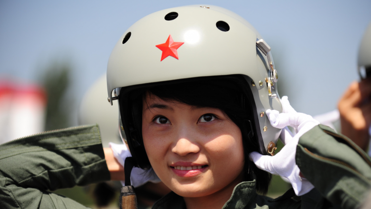 πρώτες πέντε γυναίκες πιλότοι μαχητικών στην Κίνα