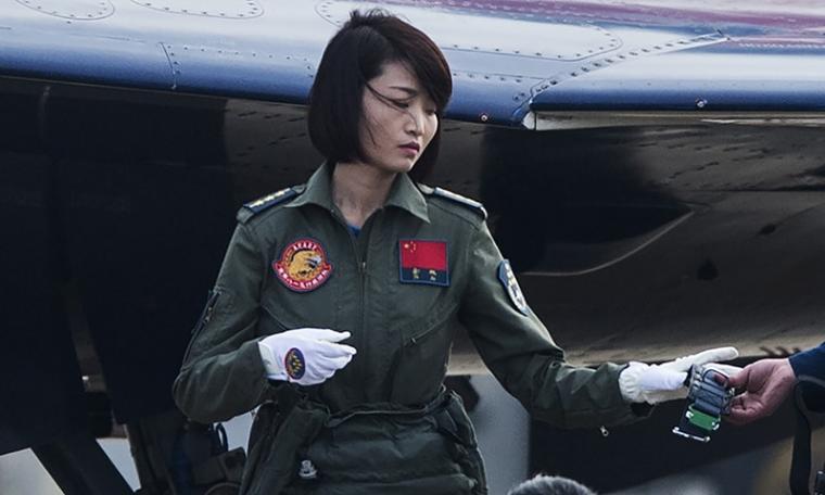 πρώτες πέντε γυναίκες πιλότοι μαχητικών στην Κίνα