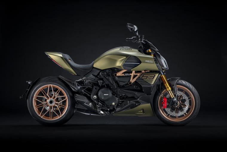 Ducati Diavel 1260 Lamborghini 19