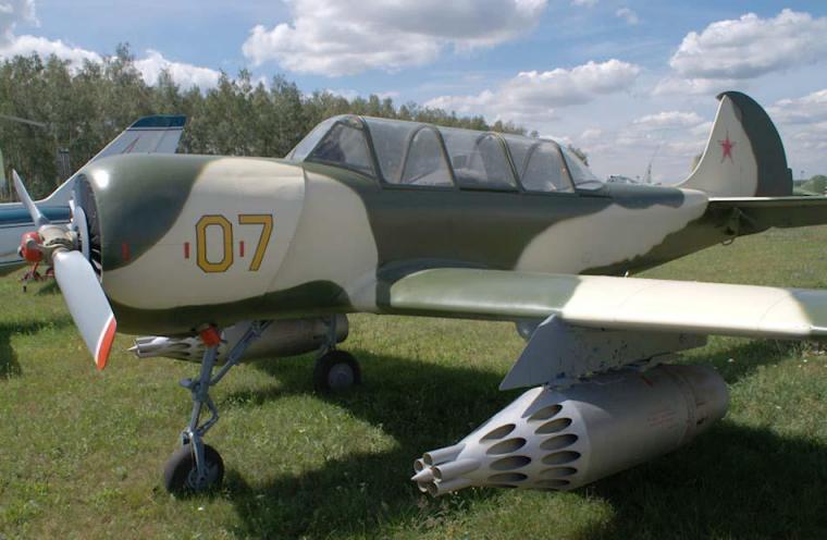 Yak-52