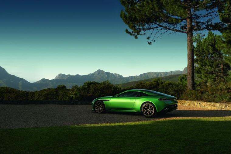 2024 Aston Martin DB12