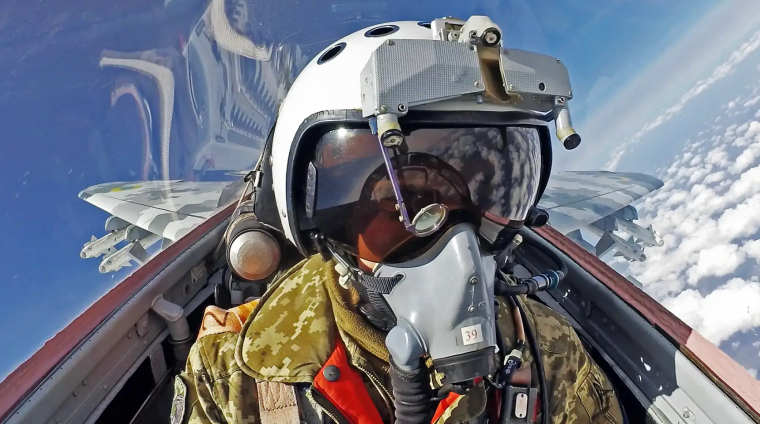 πιλότος ουκρανικού MiG-29 εν πτήσει