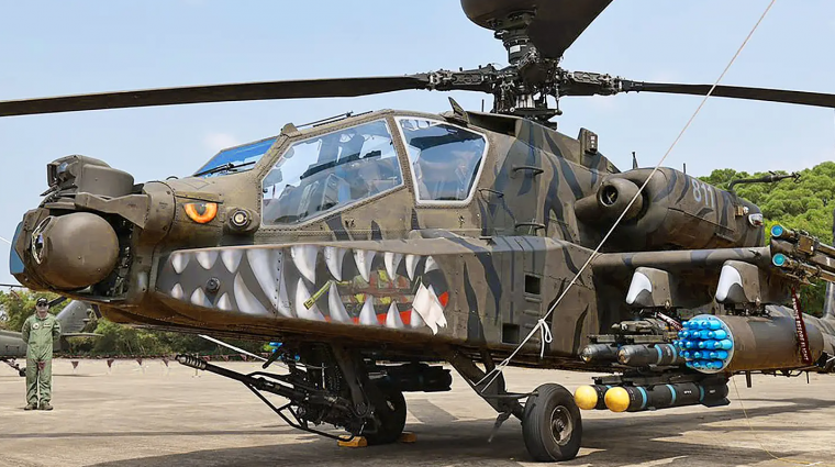 ταϊβανέζικα AH-63E Apache με βαφή καρχαρία τίγρη