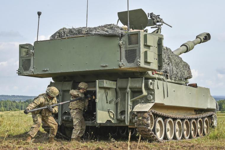 M109A6 Paladin 