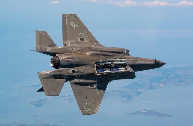 εσωτερική βάση όπλων F-35