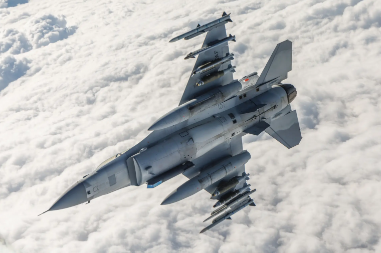 δοκιμές με πλήρη οπλισμό στα F-16 Viper του Μπαχρέιν
