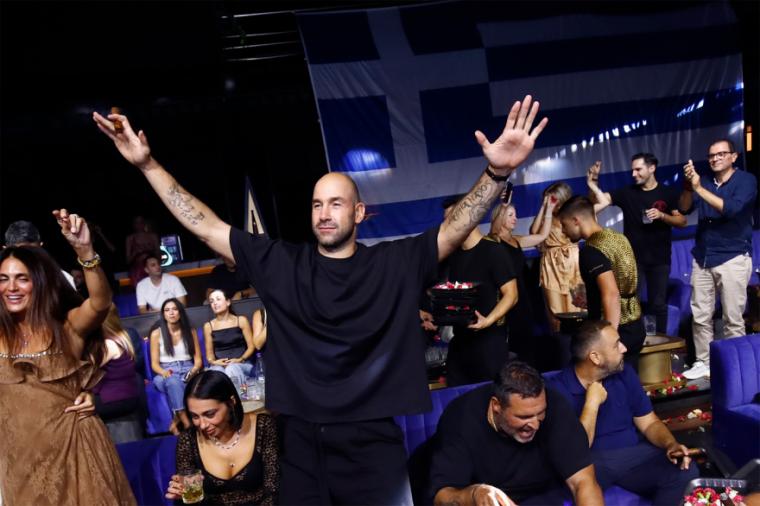 Εθνική μπάσκετ στα μπουζούκια