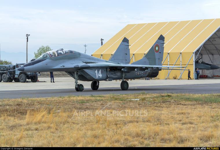 14 MiG-29