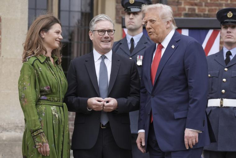 Βρετανια - Τραμπ